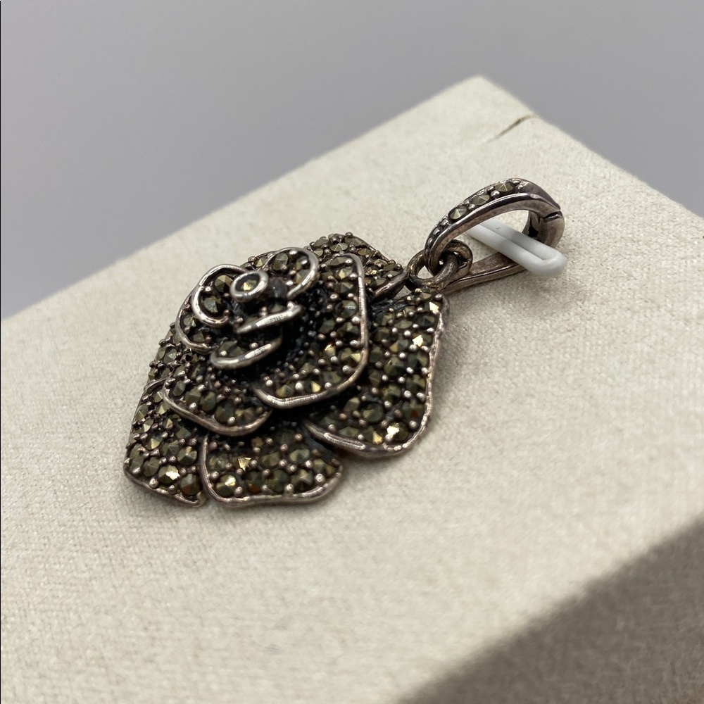 Vintage Sterling Silver 925 Dimensional Flower Pendant Enhancer - Picture 3 of 7